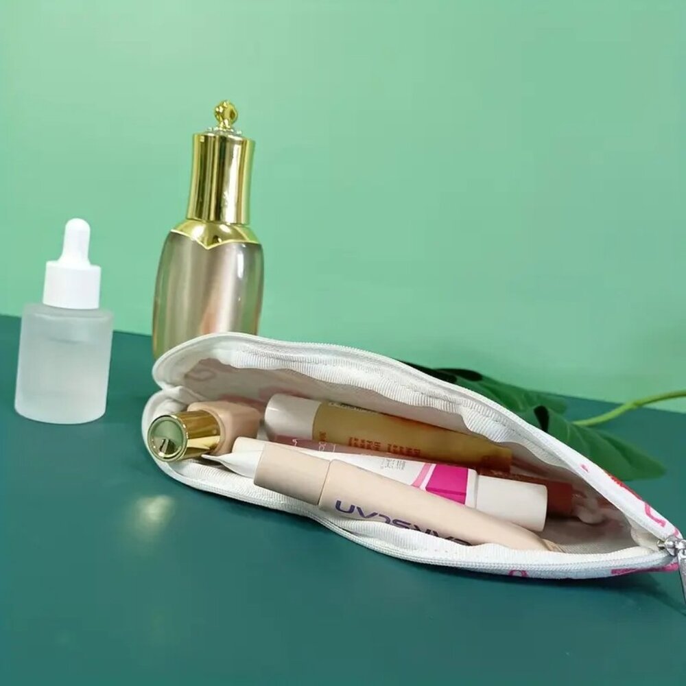 Chic Lips Shape Cosmetic Bag Travel Makeup Pouch Organizer lipstick, accessories - Picture 4 of 8